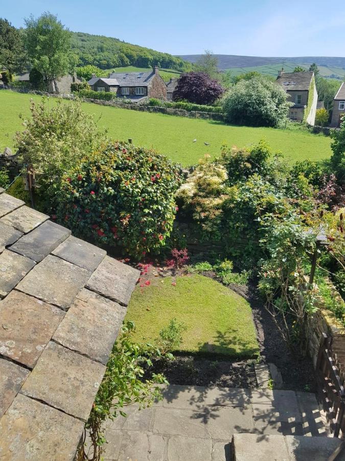 Hawkshead Cottage Glossop Exterior photo