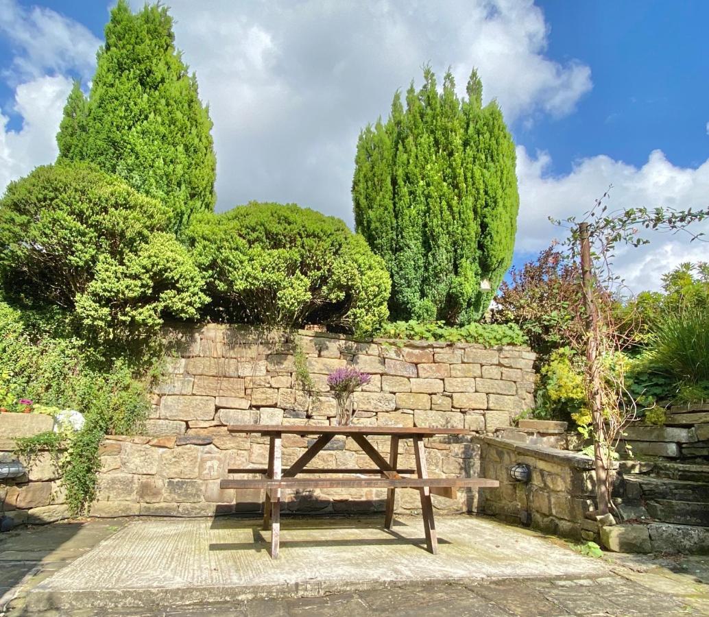 Hawkshead Cottage Glossop Exterior photo